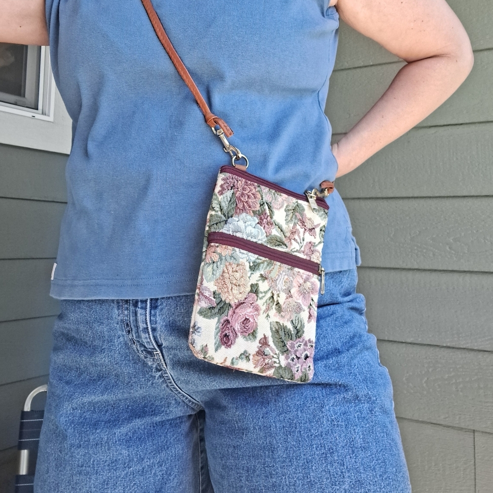 Vintage Crossbody Floral Tapestry Bag